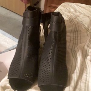 Ana shoes very comfortable wore twice look new